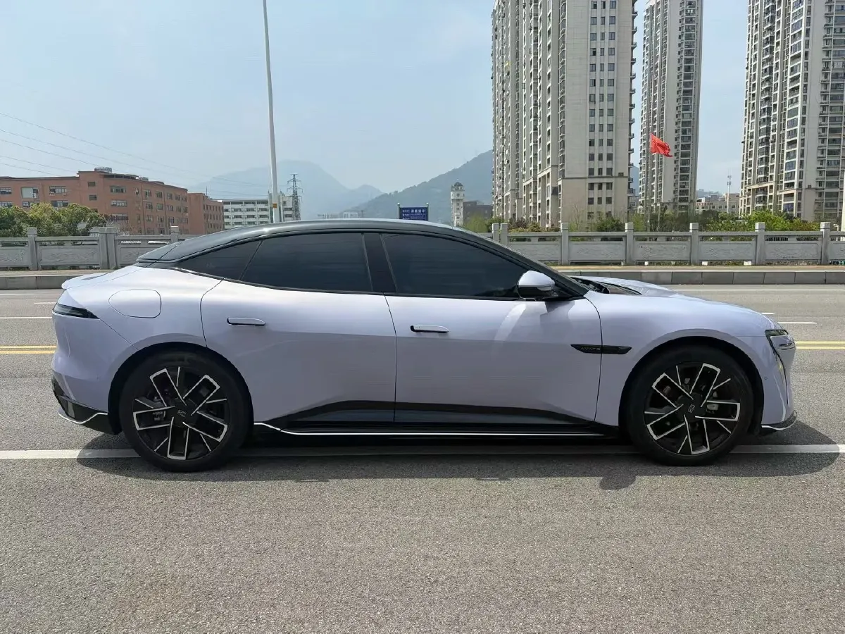 2025 Avatr 06 REEV 156HP REEV,autocango,china used car exporter,china ev exporter,chinese used car exporter,chinese used ev exporter