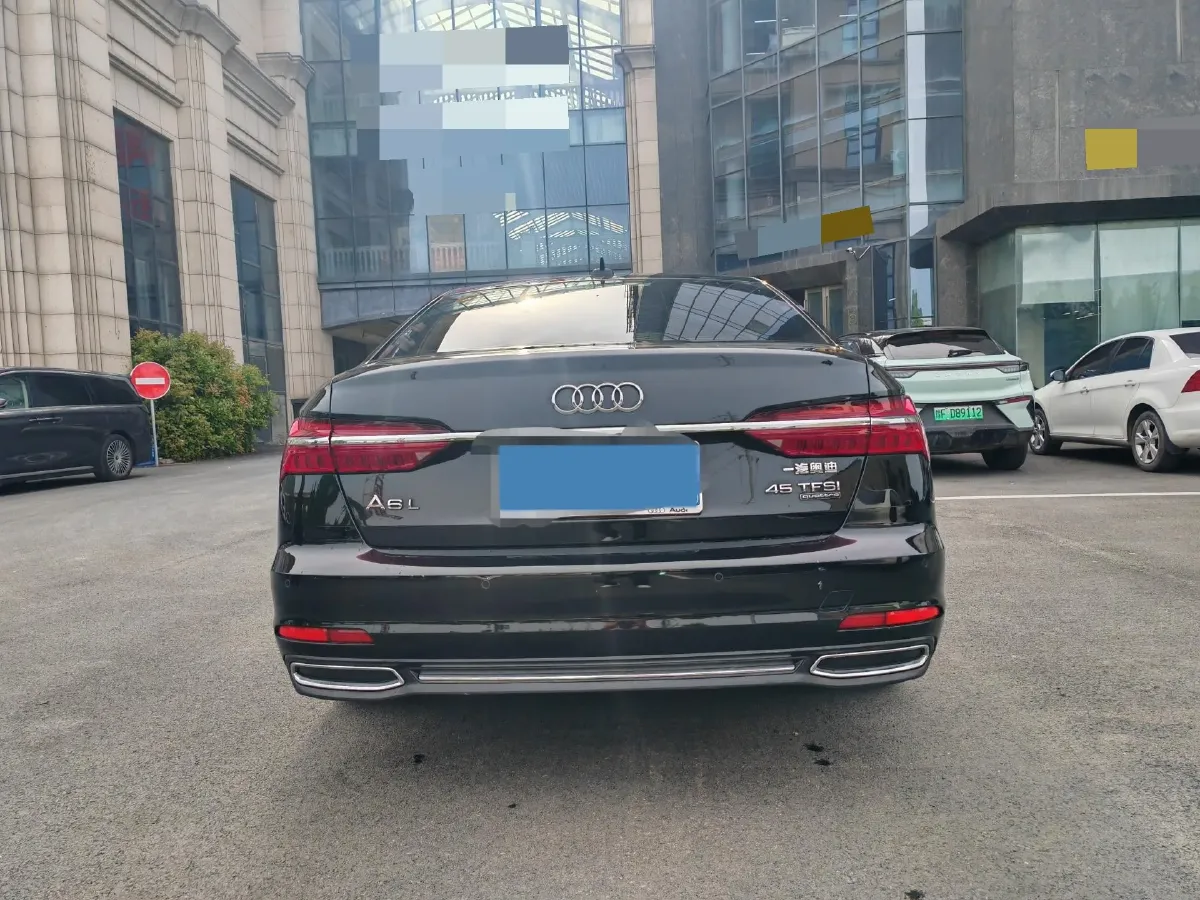 2022 Audi A6L 2.0T 224HP L4 7DCT,autocango,china used car exporter,china ev exporter,chinese used car exporter,chinese used ev exporter