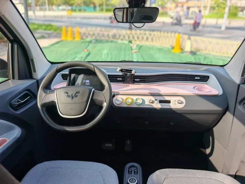 2022 WuLing HongGuang MINI EV BEV 9KWH,autocango,china used car exporter,china ev exporter,chinese used car exporter,chinese used ev exporter