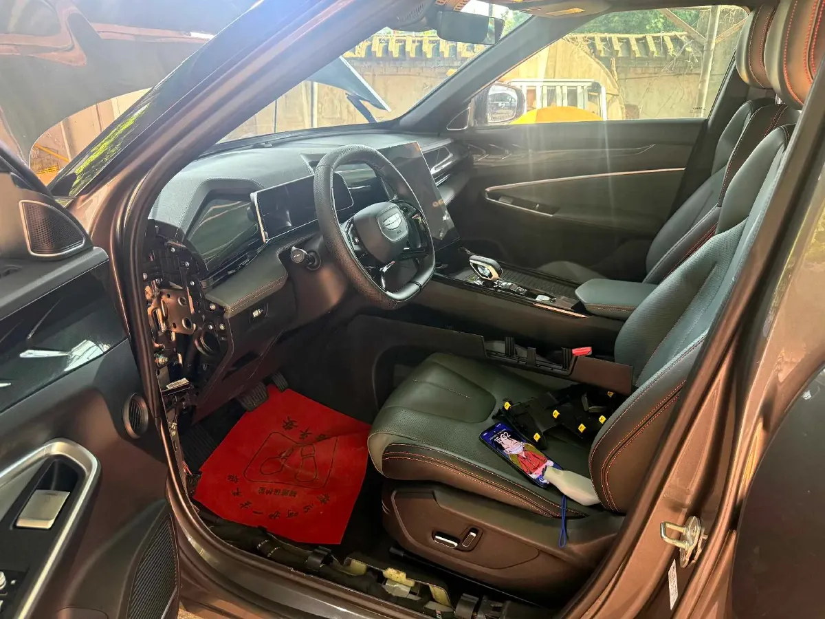 2023 Geely Azkarra 1.5T 181HP L4 7DCT,autocango,china used car exporter,china ev exporter,chinese used car exporter,chinese used ev exporter