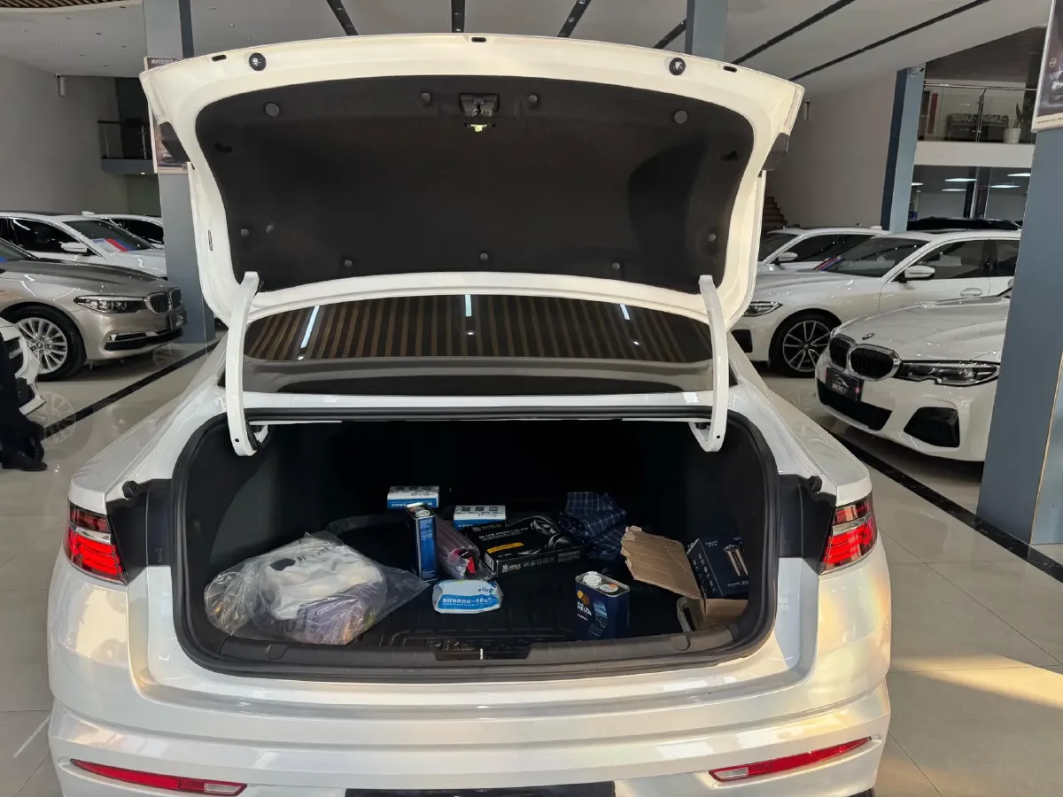 2025 Geely Preface 2.0T 238HP L4 8AT,autocango,china used car exporter,china ev exporter,chinese used car exporter,chinese used ev exporter