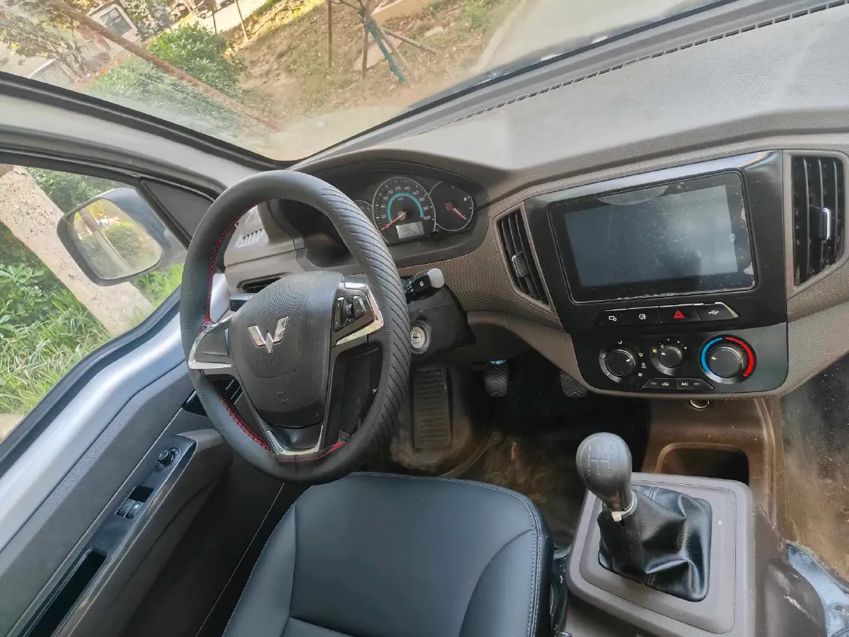 2022 WuLing RongGuang New Truck 1.8L 125HP L4 5MT,autocango,china used car exporter,china ev exporter,chinese used car exporter,chinese used ev exporter