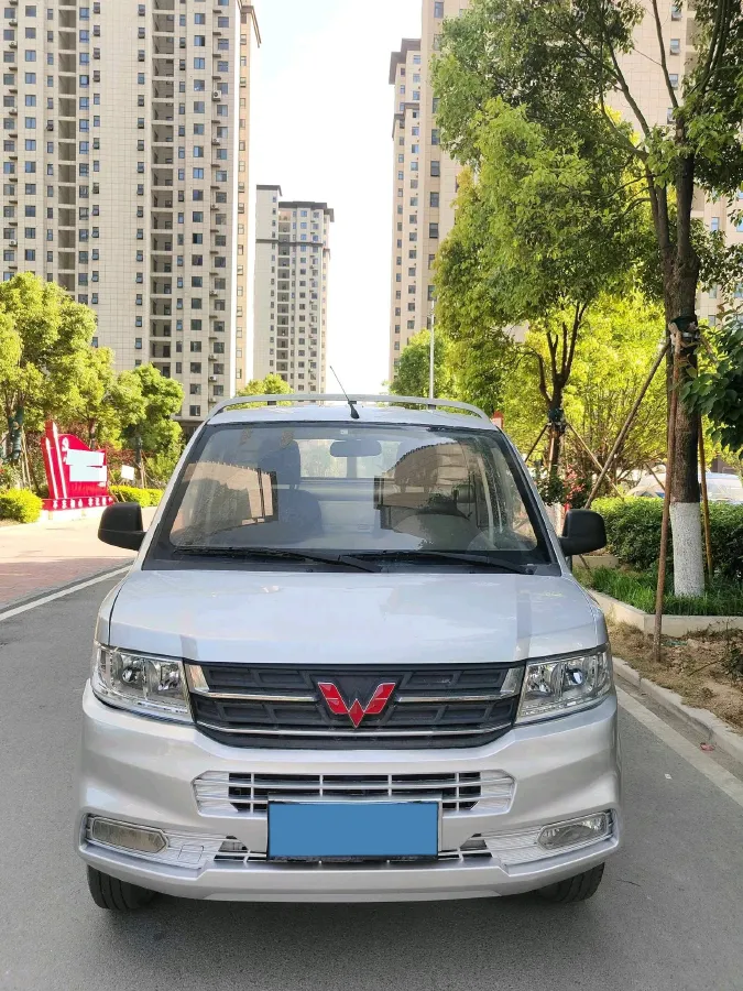 2022 WuLing RongGuang New Truck 1.8L 125HP L4 5MT,autocango,china used car exporter,china ev exporter,chinese used car exporter,chinese used ev exporter