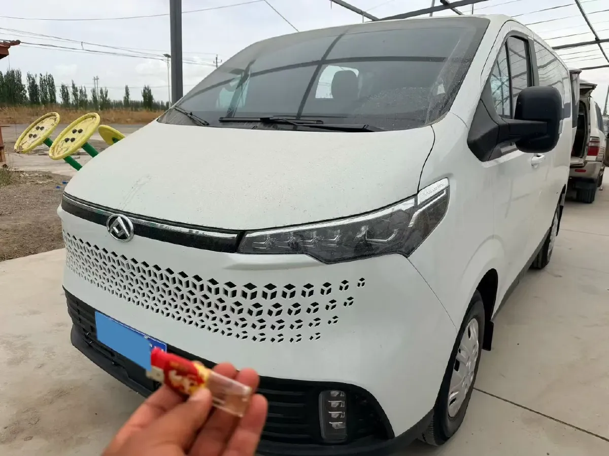 2023 MAXUS XinTu V70 2.0T 125HP L4 6MT,autocango,china used car exporter,china ev exporter,chinese used car exporter,chinese used ev exporter