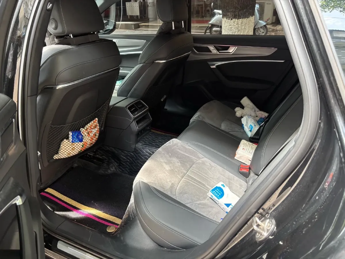 2024 Audi A6L 2.0T 190HP L4 7DCT,autocango,china used car exporter,china ev exporter,chinese used car exporter,chinese used ev exporter