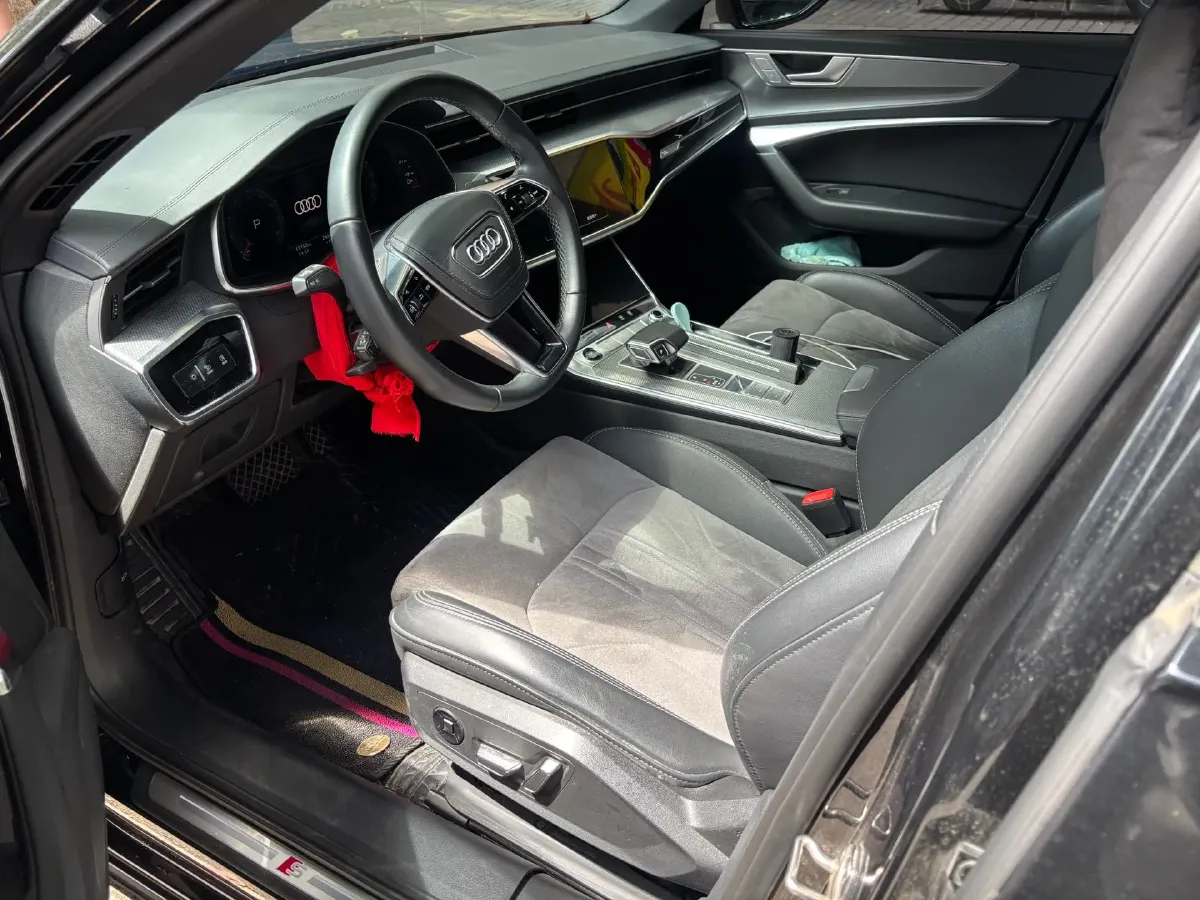 2024 Audi A6L 2.0T 190HP L4 7DCT,autocango,china used car exporter,china ev exporter,chinese used car exporter,chinese used ev exporter