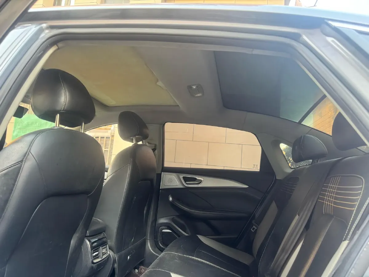 2020 Roewe i6 MAX 1.5T 169HP L4 AMT PHEV,autocango,china used car exporter,china ev exporter,chinese used car exporter,chinese used ev exporter