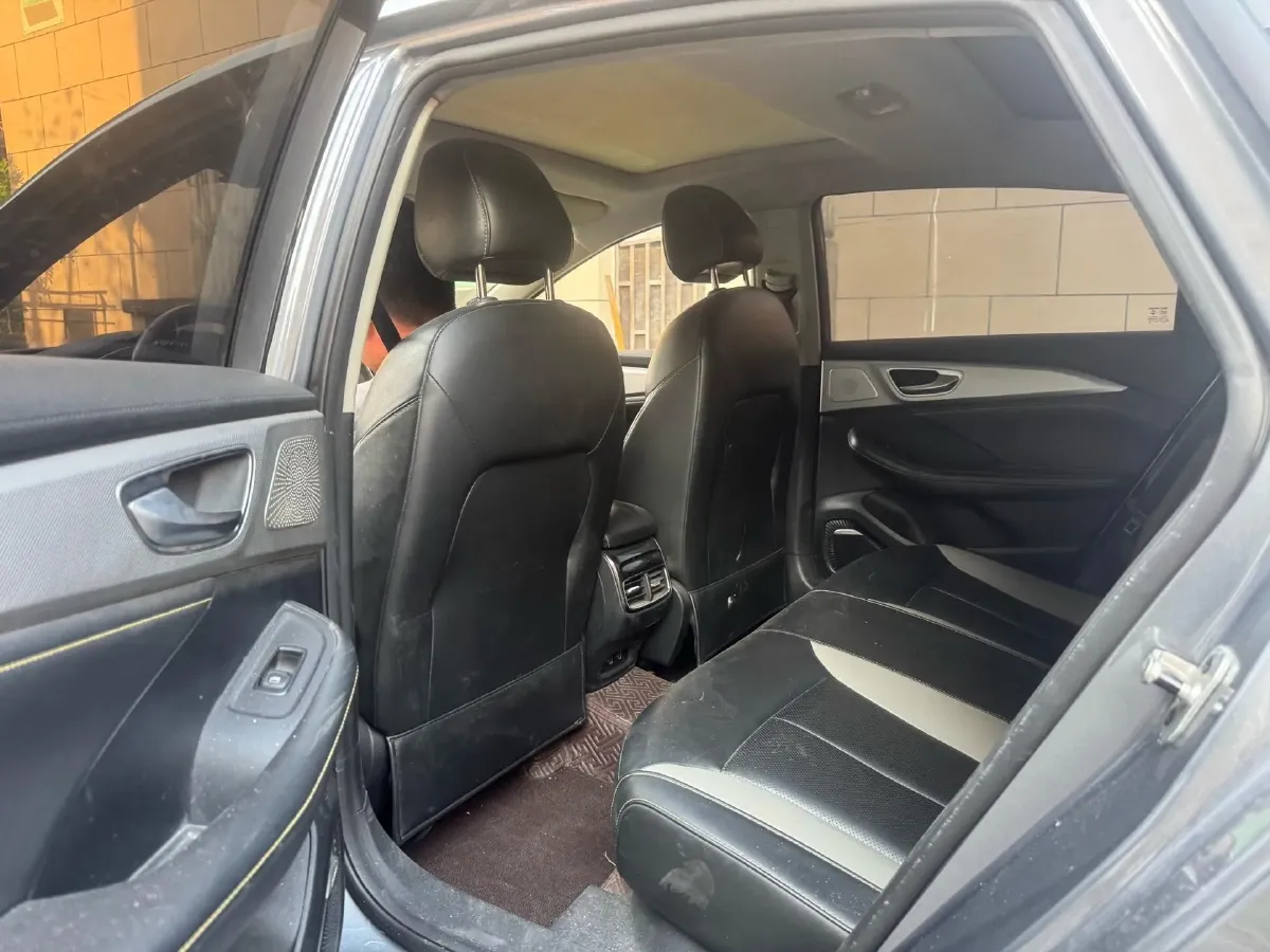 2020 Roewe i6 MAX 1.5T 169HP L4 AMT PHEV,autocango,china used car exporter,china ev exporter,chinese used car exporter,chinese used ev exporter