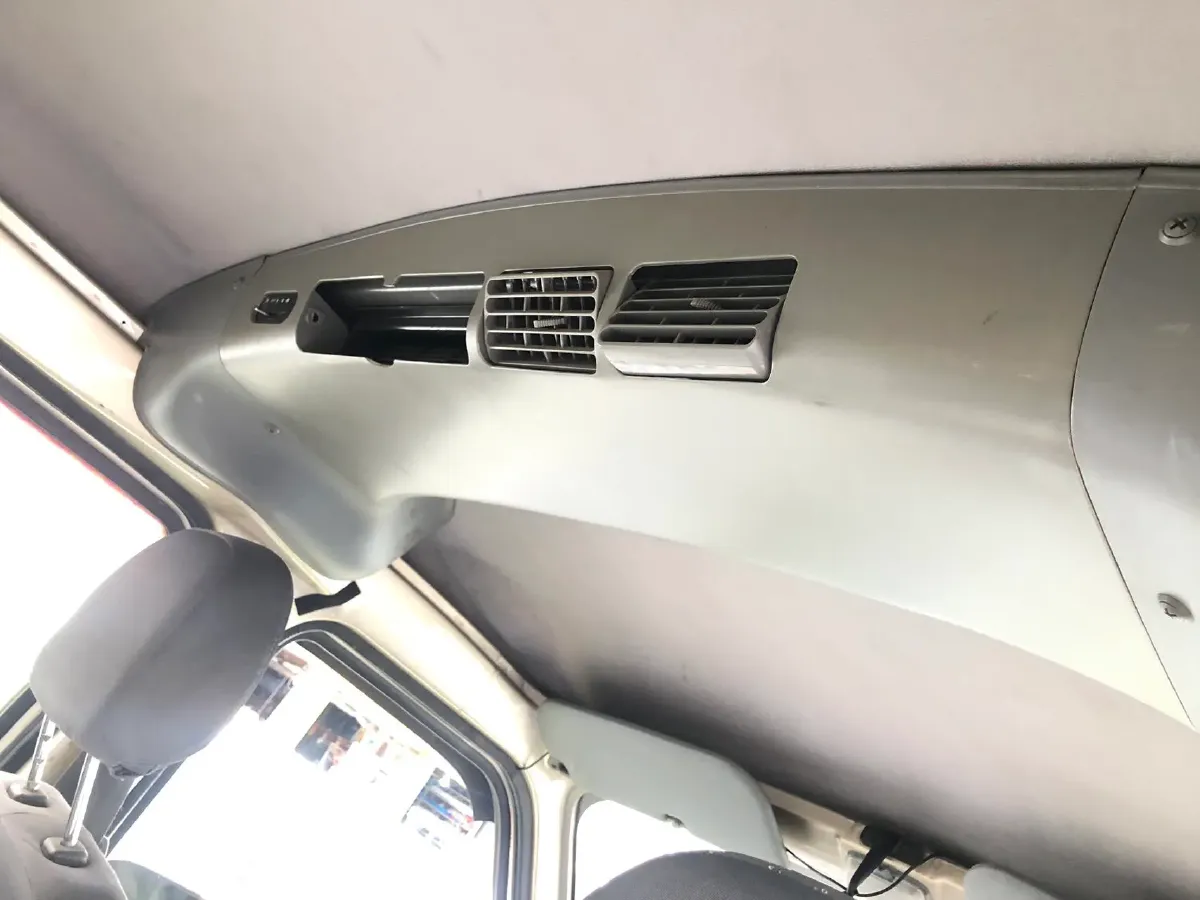 2017 WuLing RongGuang 1.5L 107HP L4 5MT,autocango,china used car exporter,china ev exporter,chinese used car exporter,chinese used ev exporter