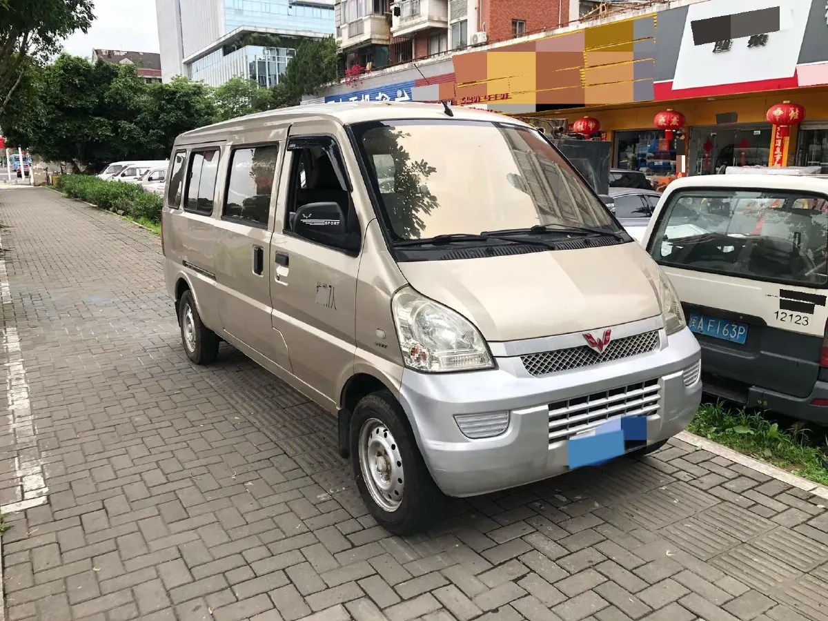2017 WuLing RongGuang 1.5L 107HP L4 5MT,autocango,china used car exporter,china ev exporter,chinese used car exporter,chinese used ev exporter