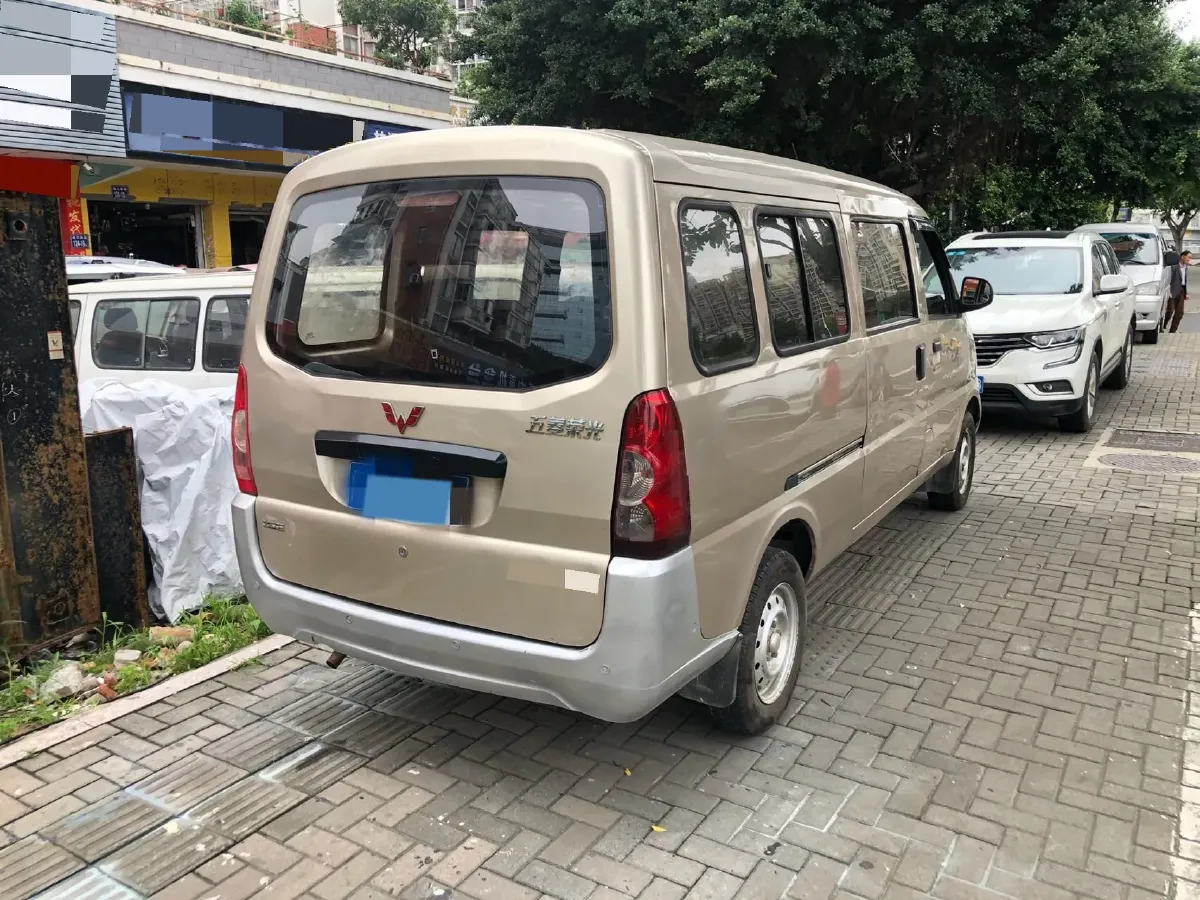 2017 WuLing RongGuang 1.5L 107HP L4 5MT,autocango,china used car exporter,china ev exporter,chinese used car exporter,chinese used ev exporter