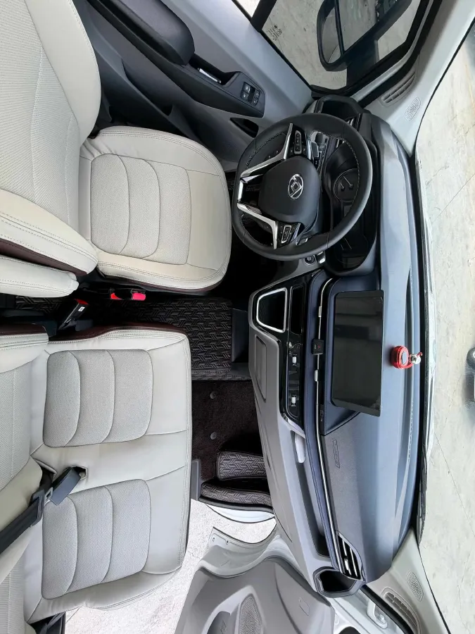 2022 JMC YuHu 9 2.0T 220HP L4 6MT,autocango,china used car exporter,china ev exporter,chinese used car exporter,chinese used ev exporter