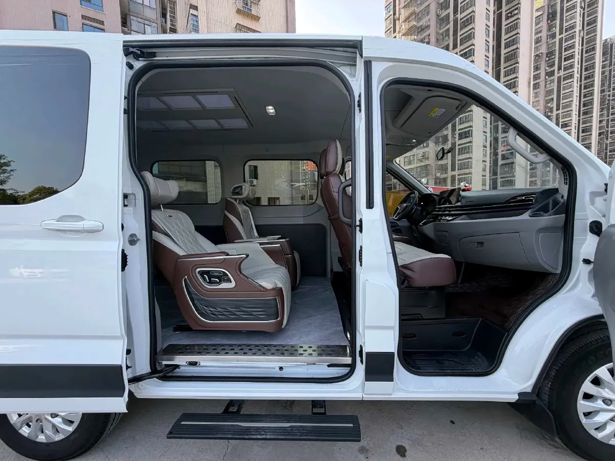 2022 JMC YuHu 9 2.0T 220HP L4 6MT,autocango,china used car exporter,china ev exporter,chinese used car exporter,chinese used ev exporter