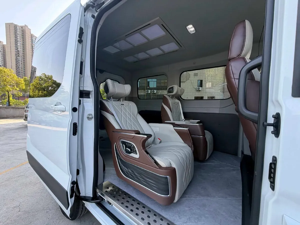 2022 JMC YuHu 9 2.0T 220HP L4 6MT,autocango,china used car exporter,china ev exporter,chinese used car exporter,chinese used ev exporter