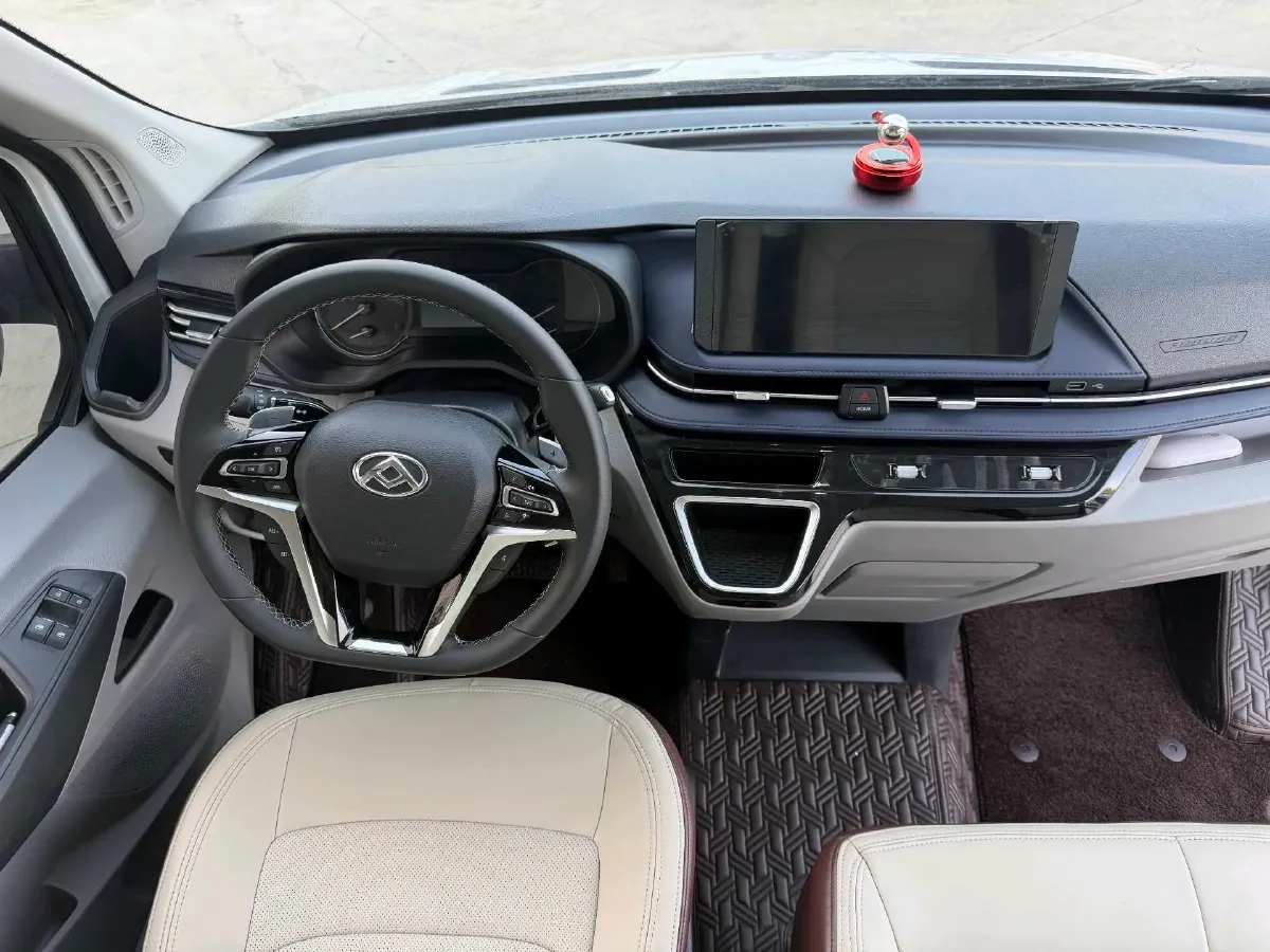 2022 JMC YuHu 9 2.0T 220HP L4 6MT,autocango,china used car exporter,china ev exporter,chinese used car exporter,chinese used ev exporter