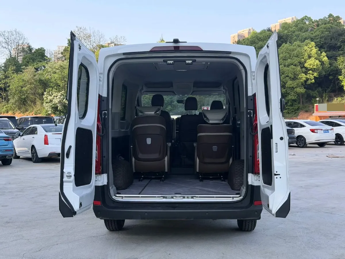 2022 JMC YuHu 9 2.0T 220HP L4 6MT,autocango,china used car exporter,china ev exporter,chinese used car exporter,chinese used ev exporter