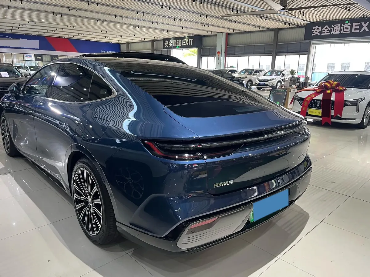 2025 Geely Galaxy Starshine 8 1.5L 112HP L4 1DHT PHEV,autocango,china used car exporter,china ev exporter,chinese used car exporter,chinese used ev exporter