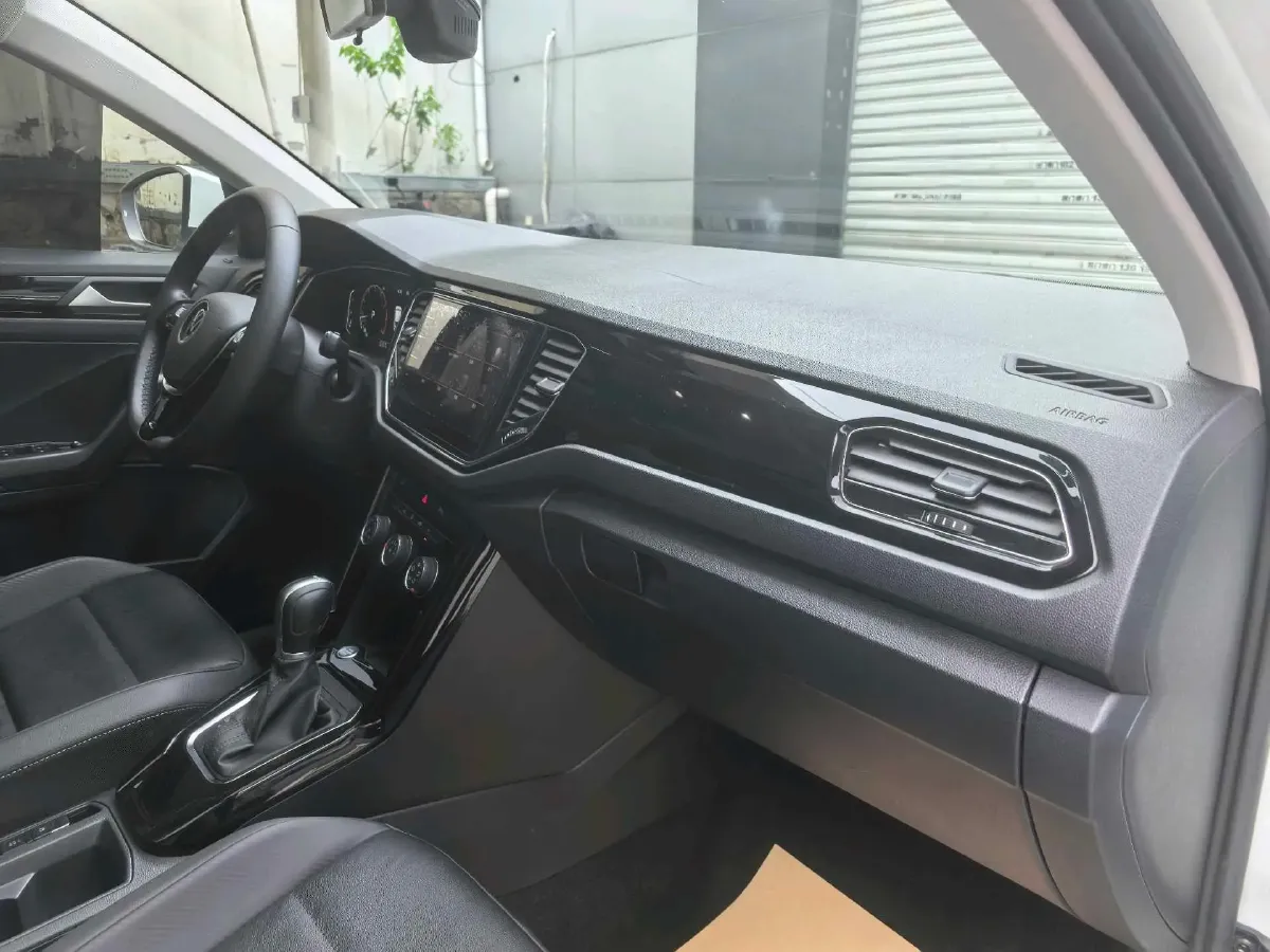 2022 Volkswagen T-Roc 1.4T 150HP L4 7DCT,autocango,china used car exporter,china ev exporter,chinese used car exporter,chinese used ev exporter