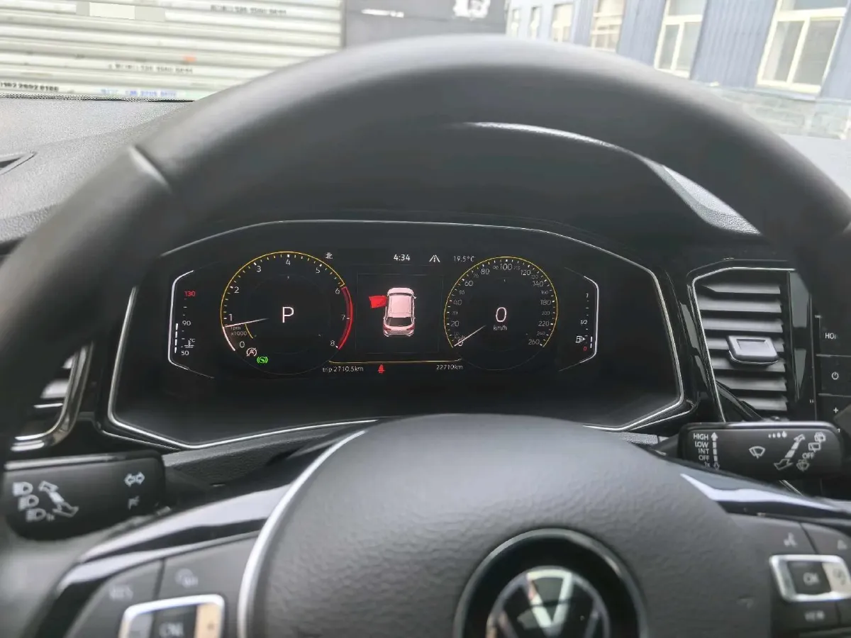 2022 Volkswagen T-Roc 1.4T 150HP L4 7DCT,autocango,china used car exporter,china ev exporter,chinese used car exporter,chinese used ev exporter