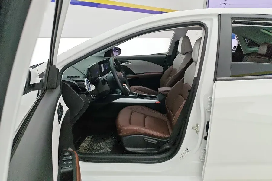 2023 Chevrolet Monza 1.5L 113HP L4 6DCT,autocango,china used car exporter,china ev exporter,chinese used car exporter,chinese used ev exporter