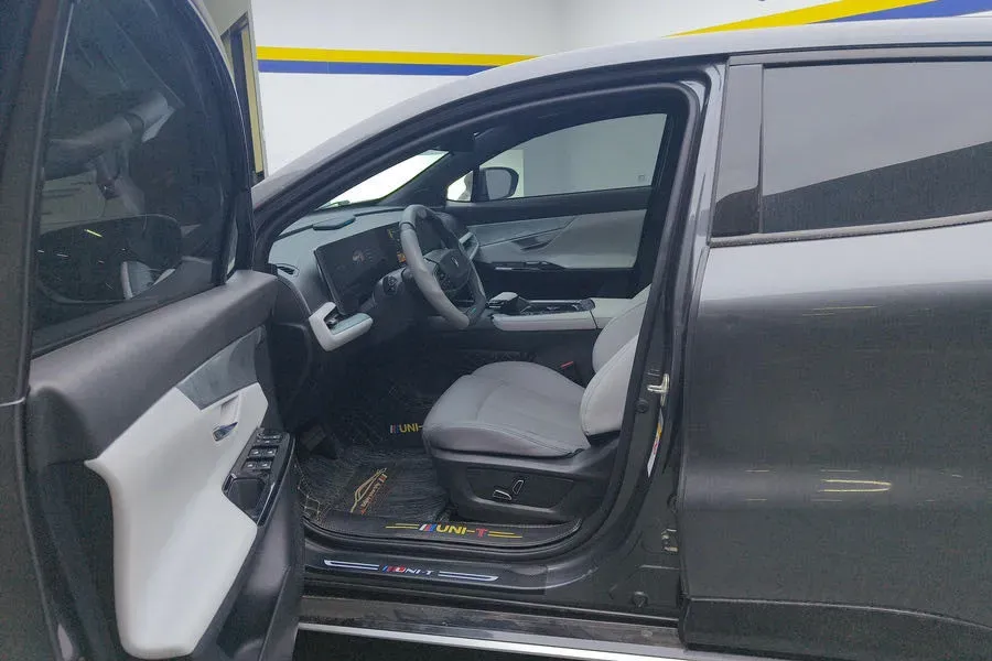 2023 ChangAn UNI-T 1.5T 188HP L4 7DCT,autocango,china used car exporter,china ev exporter,chinese used car exporter,chinese used ev exporter