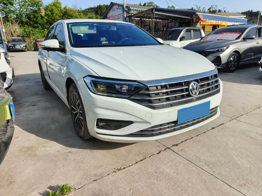 2019 Volkswagen Sagitar 1.2T 116HP L4 5MT,autocango,china used car exporter,china ev exporter,chinese used car exporter,chinese used ev exporter