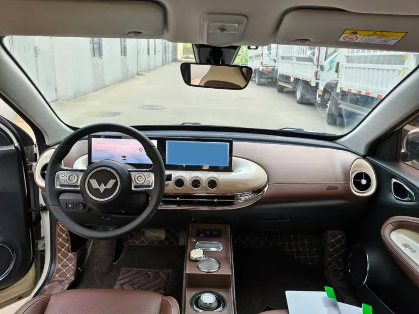 2023 WuLing BinGuo BEV 37.9KWH,autocango,china used car exporter,china ev exporter,chinese used car exporter,chinese used ev exporter