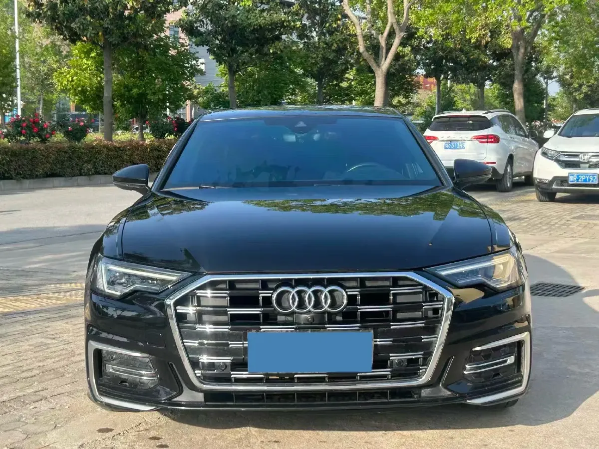 2023 Audi A6L 2.0T 245HP L4 7DCT,autocango,china used car exporter,china ev exporter,chinese used car exporter,chinese used ev exporter