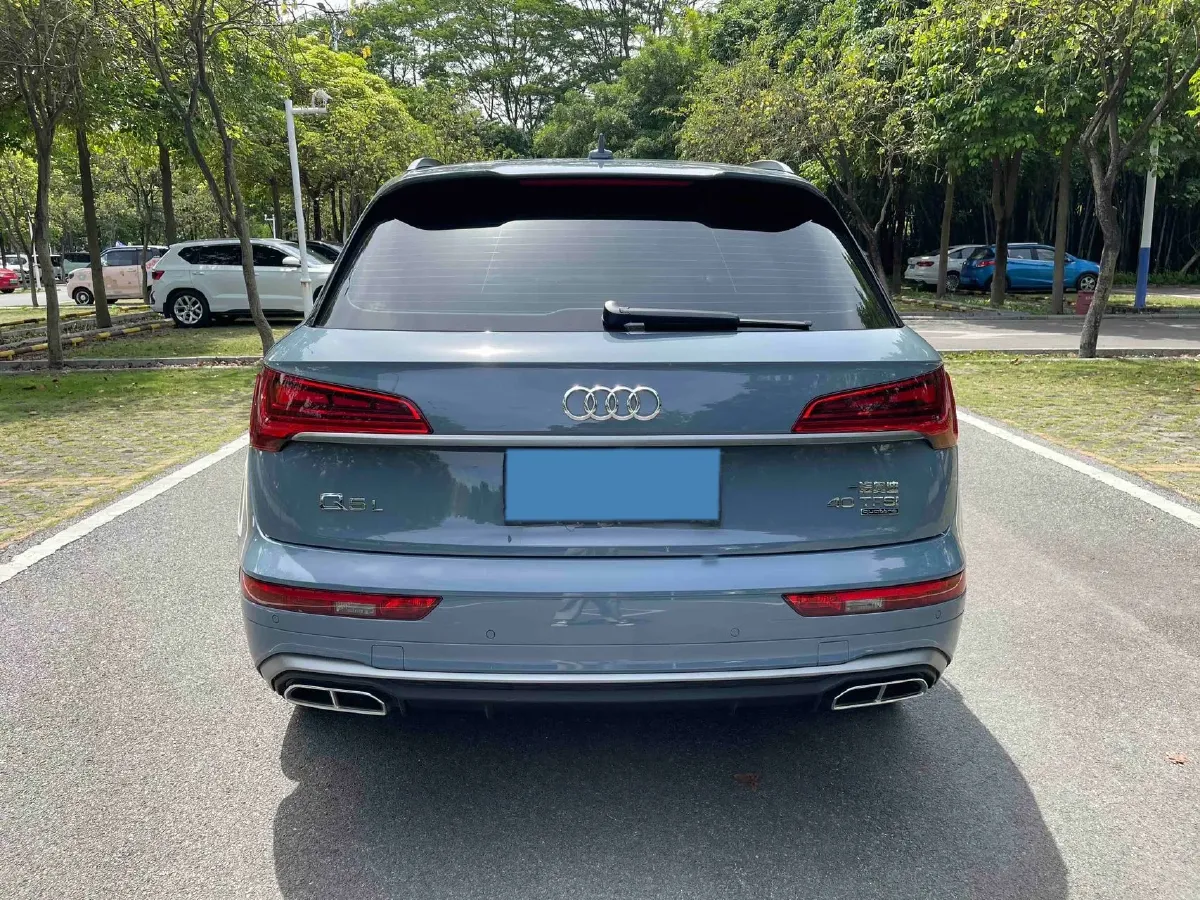 2022 Audi Q5L 2.0T 190HP L4 7DCT,autocango,china used car exporter,china ev exporter,chinese used car exporter,chinese used ev exporter