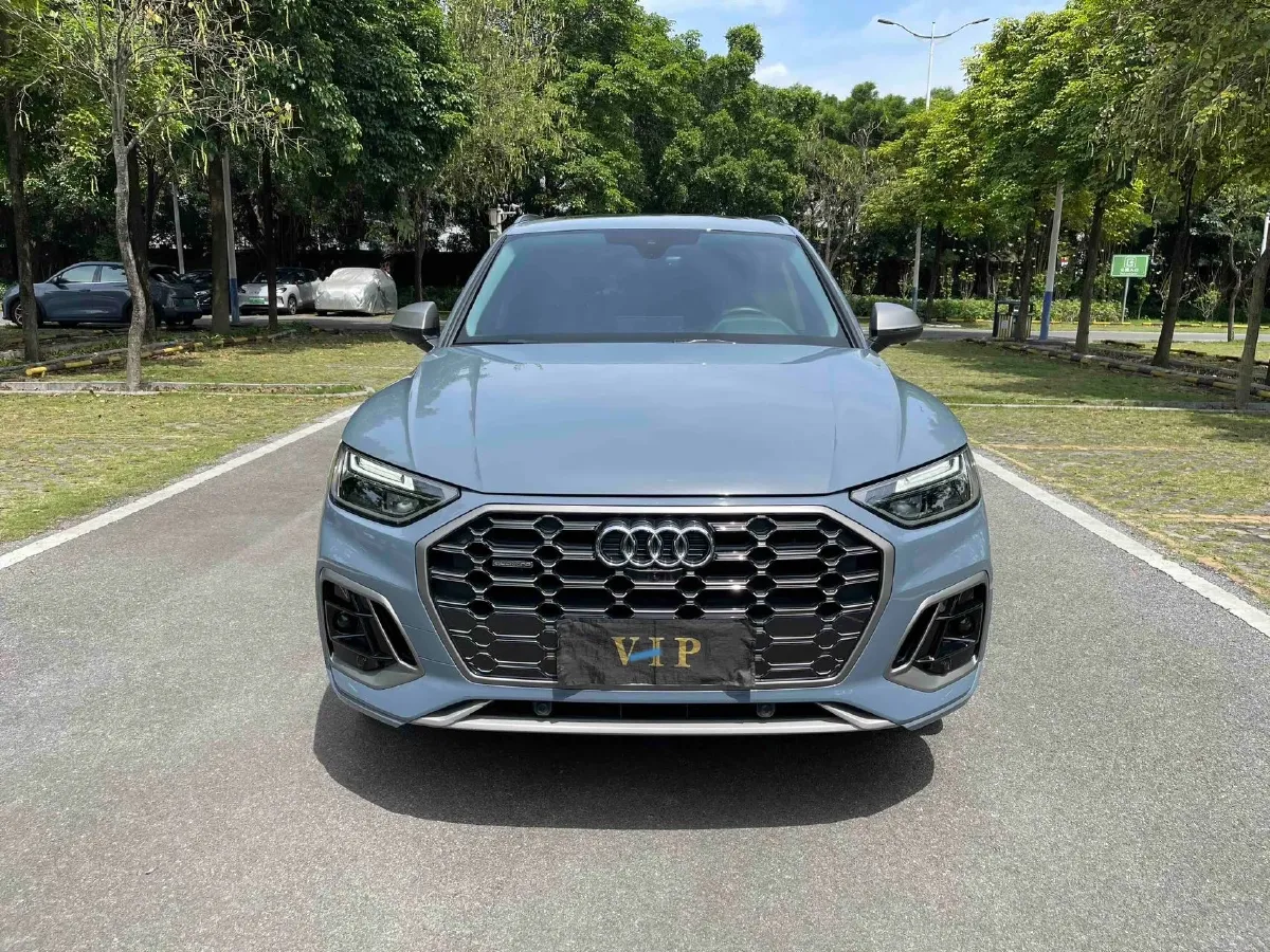 2022 Audi Q5L 2.0T 190HP L4 7DCT,autocango,china used car exporter,china ev exporter,chinese used car exporter,chinese used ev exporter