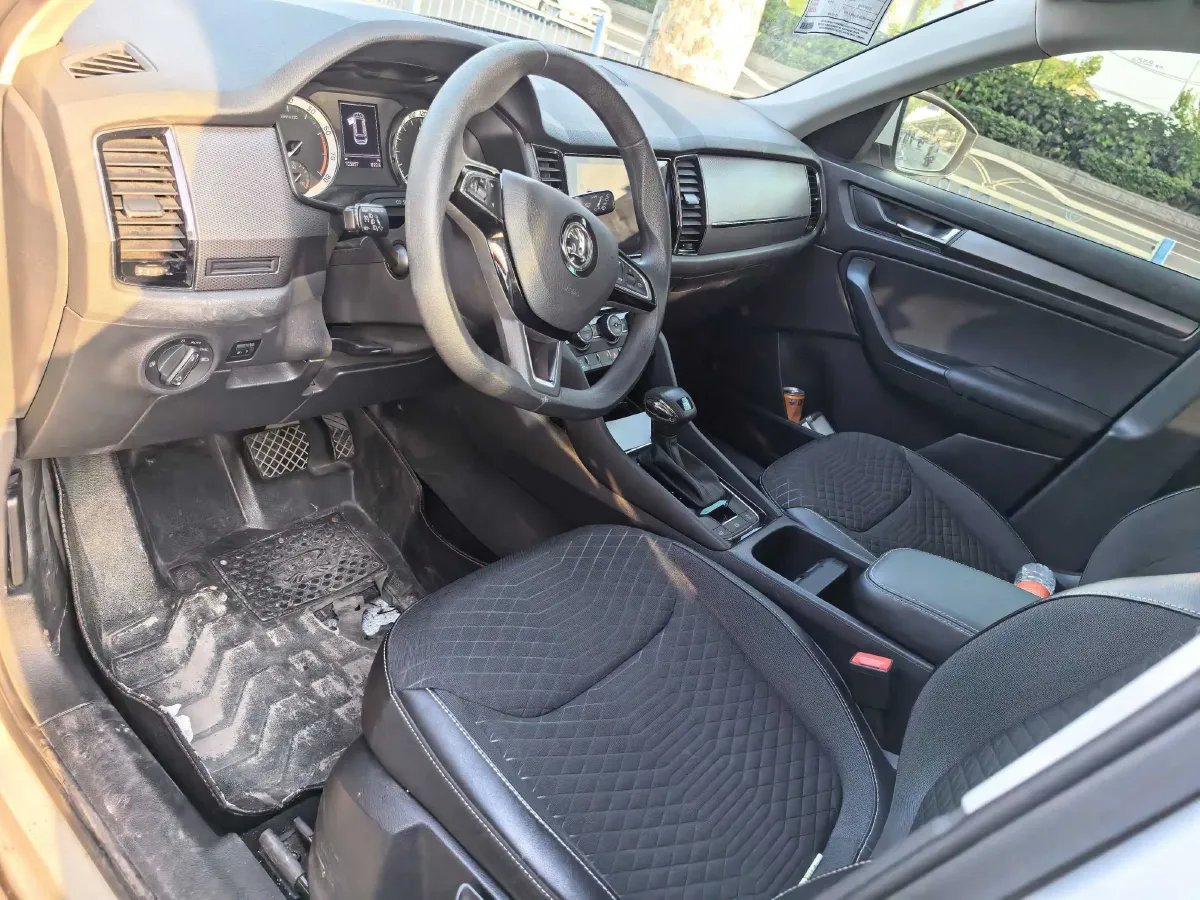 2019 Buick EnvisionPlus 1.5T 169HP L4 7DCT,autocango,china used car exporter,china ev exporter,chinese used car exporter,chinese used ev exporter