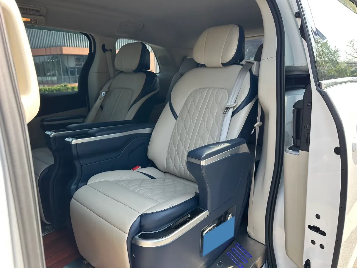 2022 Buick GL8 2.0T 237HP L4 9AT,autocango,china used car exporter,china ev exporter,chinese used car exporter,chinese used ev exporter