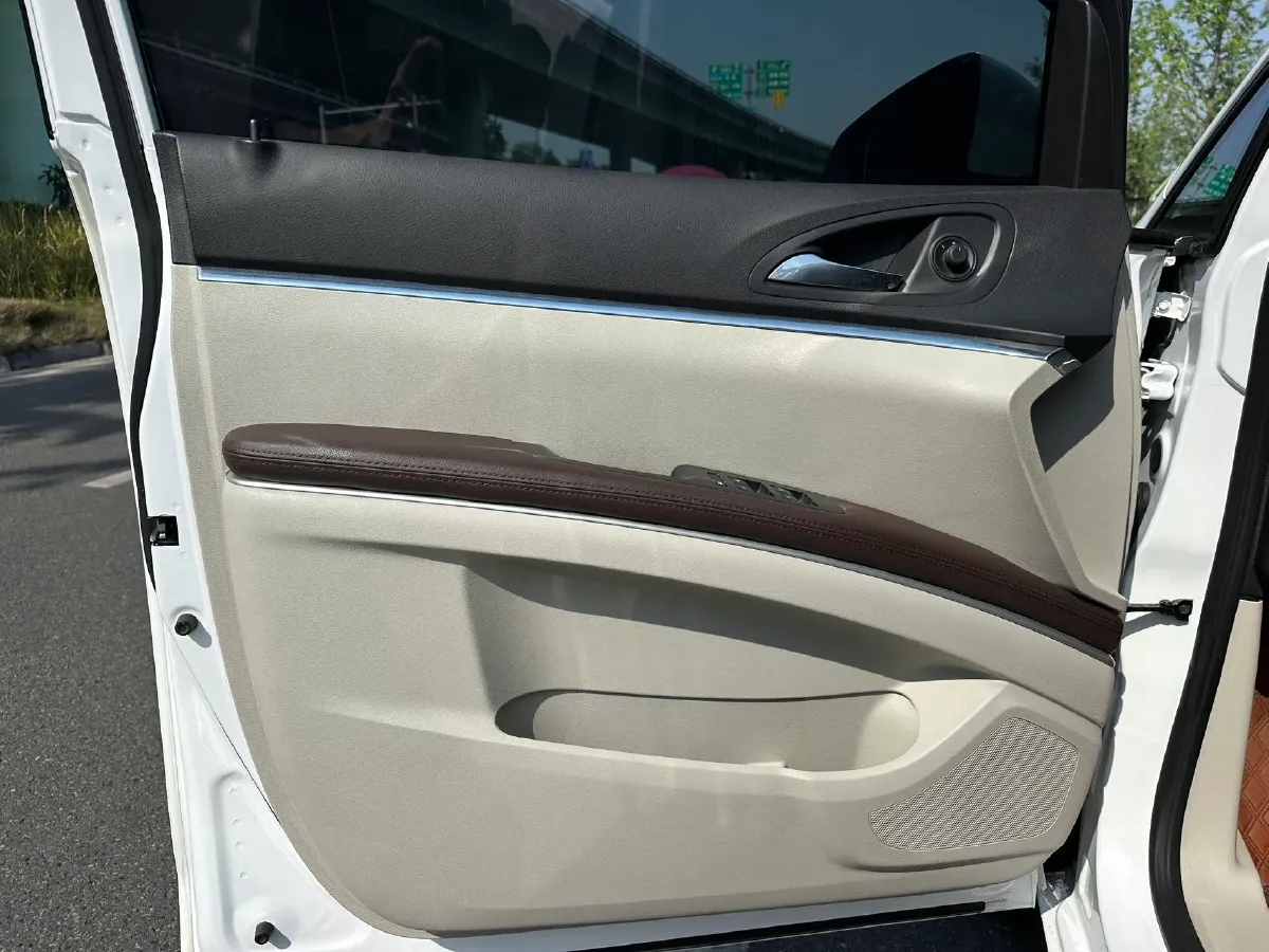 2022 Buick GL8 2.0T 237HP L4 9AT,autocango,china used car exporter,china ev exporter,chinese used car exporter,chinese used ev exporter