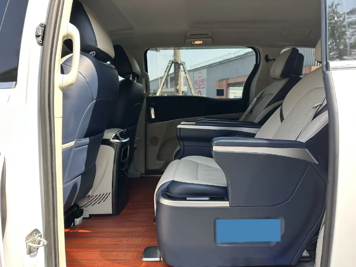 2022 Buick GL8 2.0T 237HP L4 9AT,autocango,china used car exporter,china ev exporter,chinese used car exporter,chinese used ev exporter