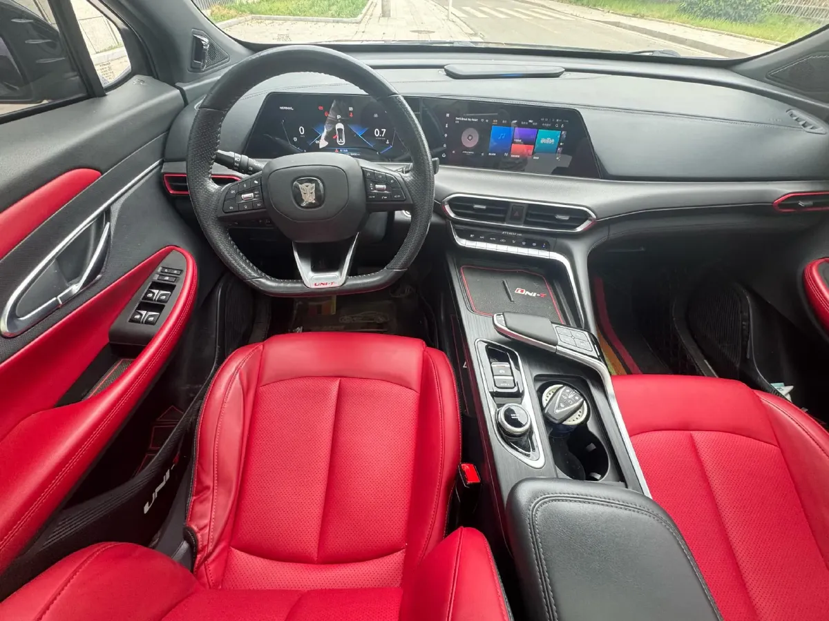 2020 ChangAn UNI-T 1.5T 180HP L4 7DCT,autocango,china used car exporter,china ev exporter,chinese used car exporter,chinese used ev exporter