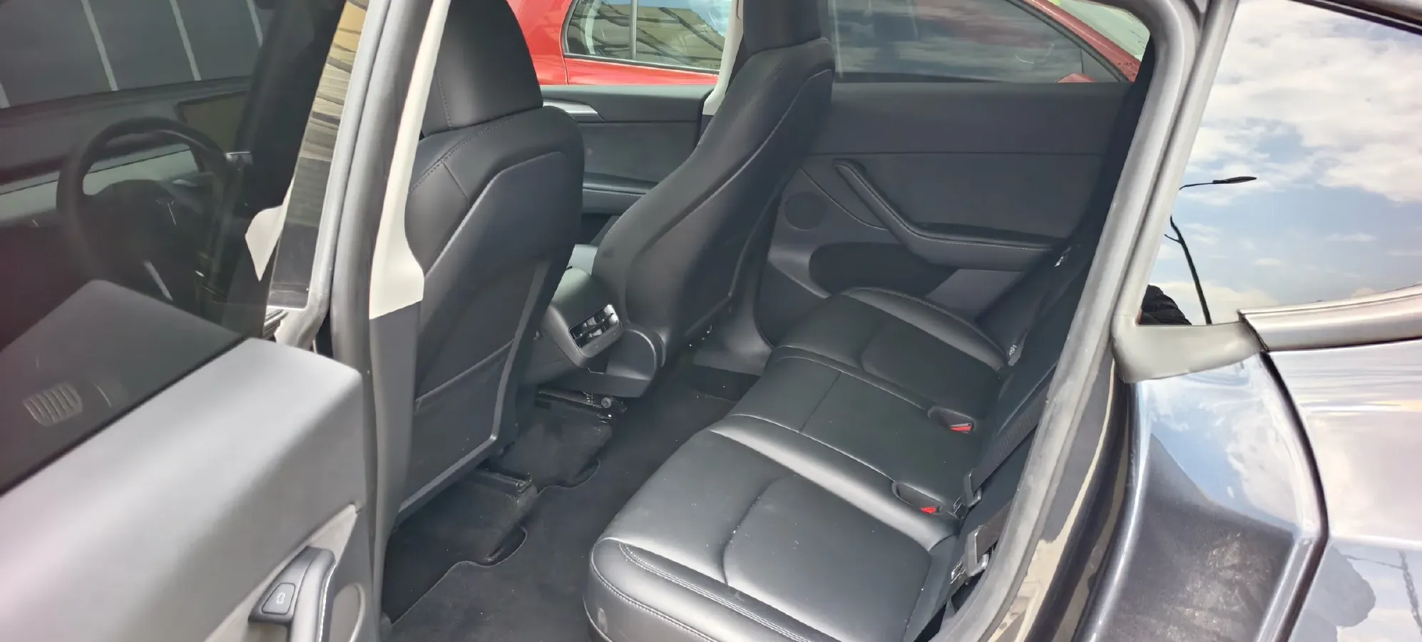 2024 Tesla Model Y BEV 78.4KWH,autocango,china used car exporter,china ev exporter,chinese used car exporter,chinese used ev exporter