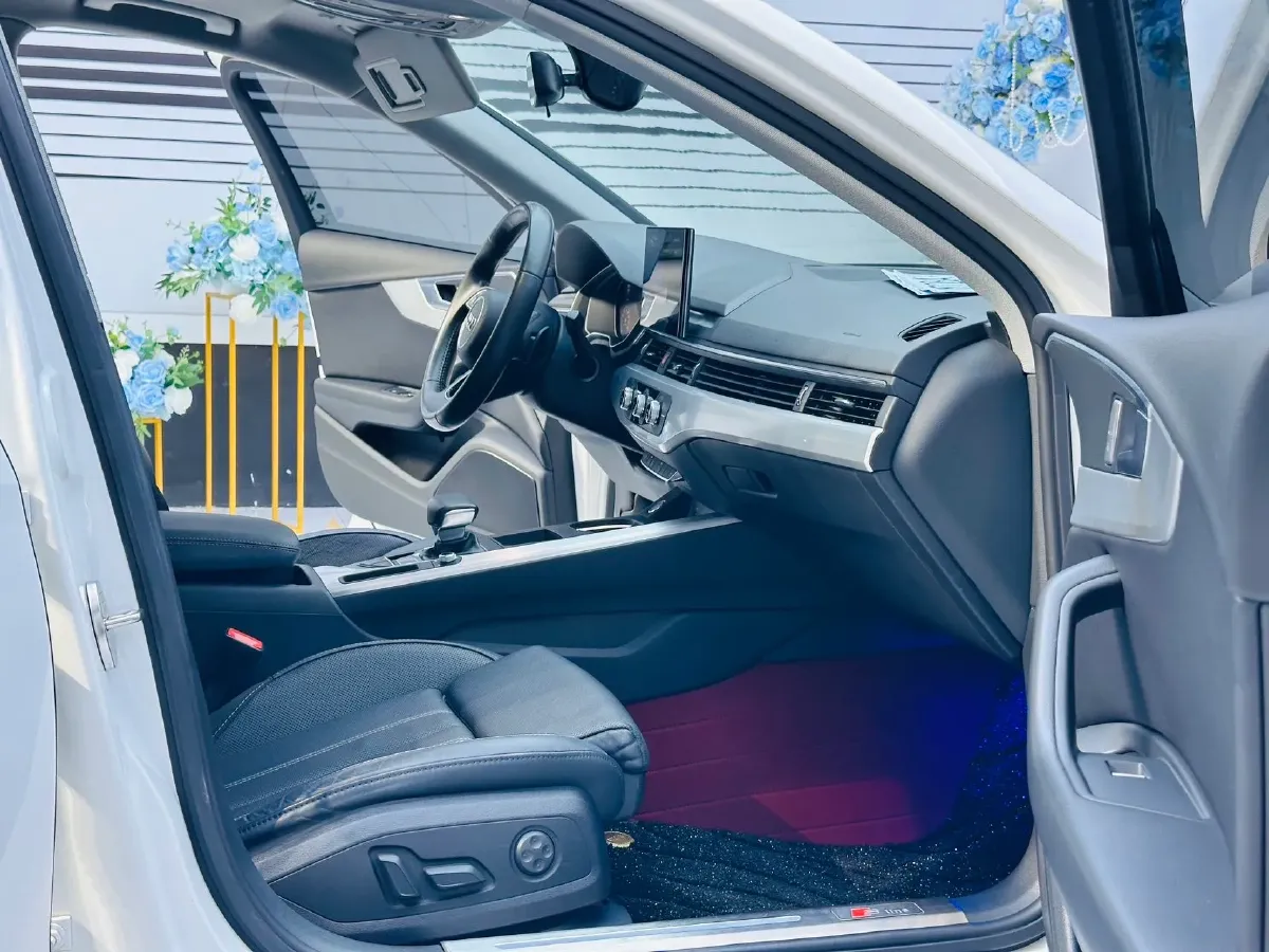 2020 Audi A4L 2.0T 190HP L4 7DCT,autocango,china used car exporter,china ev exporter,chinese used car exporter,chinese used ev exporter