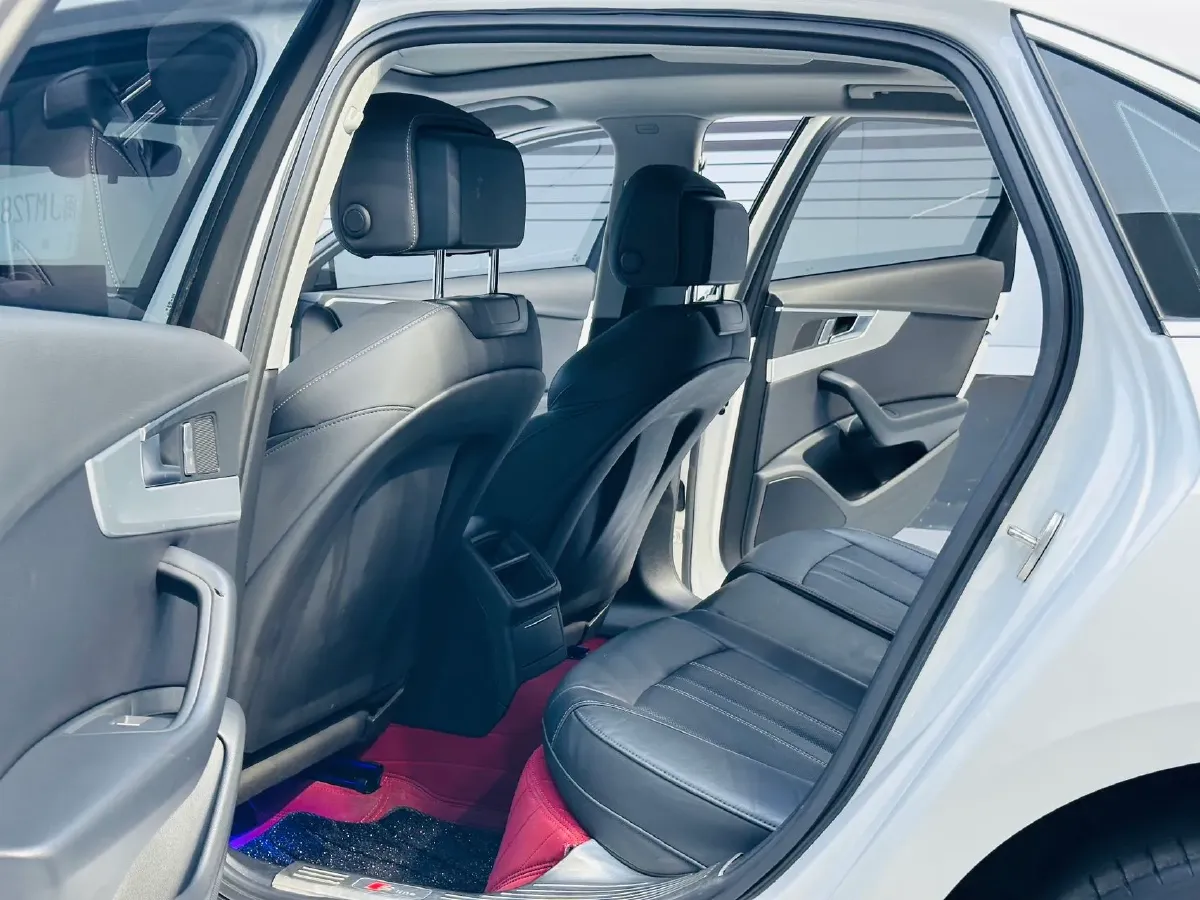 2020 Audi A4L 2.0T 190HP L4 7DCT,autocango,china used car exporter,china ev exporter,chinese used car exporter,chinese used ev exporter