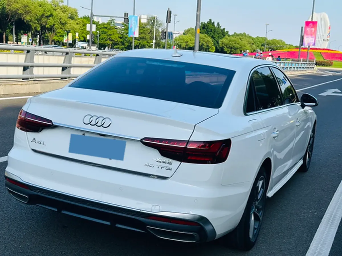 2020 Audi A4L 2.0T 190HP L4 7DCT,autocango,china used car exporter,china ev exporter,chinese used car exporter,chinese used ev exporter