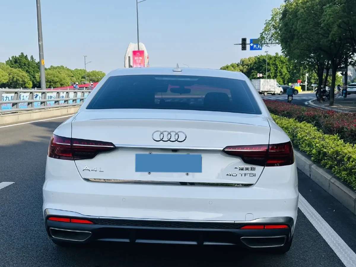 2020 Audi A4L 2.0T 190HP L4 7DCT,autocango,china used car exporter,china ev exporter,chinese used car exporter,chinese used ev exporter