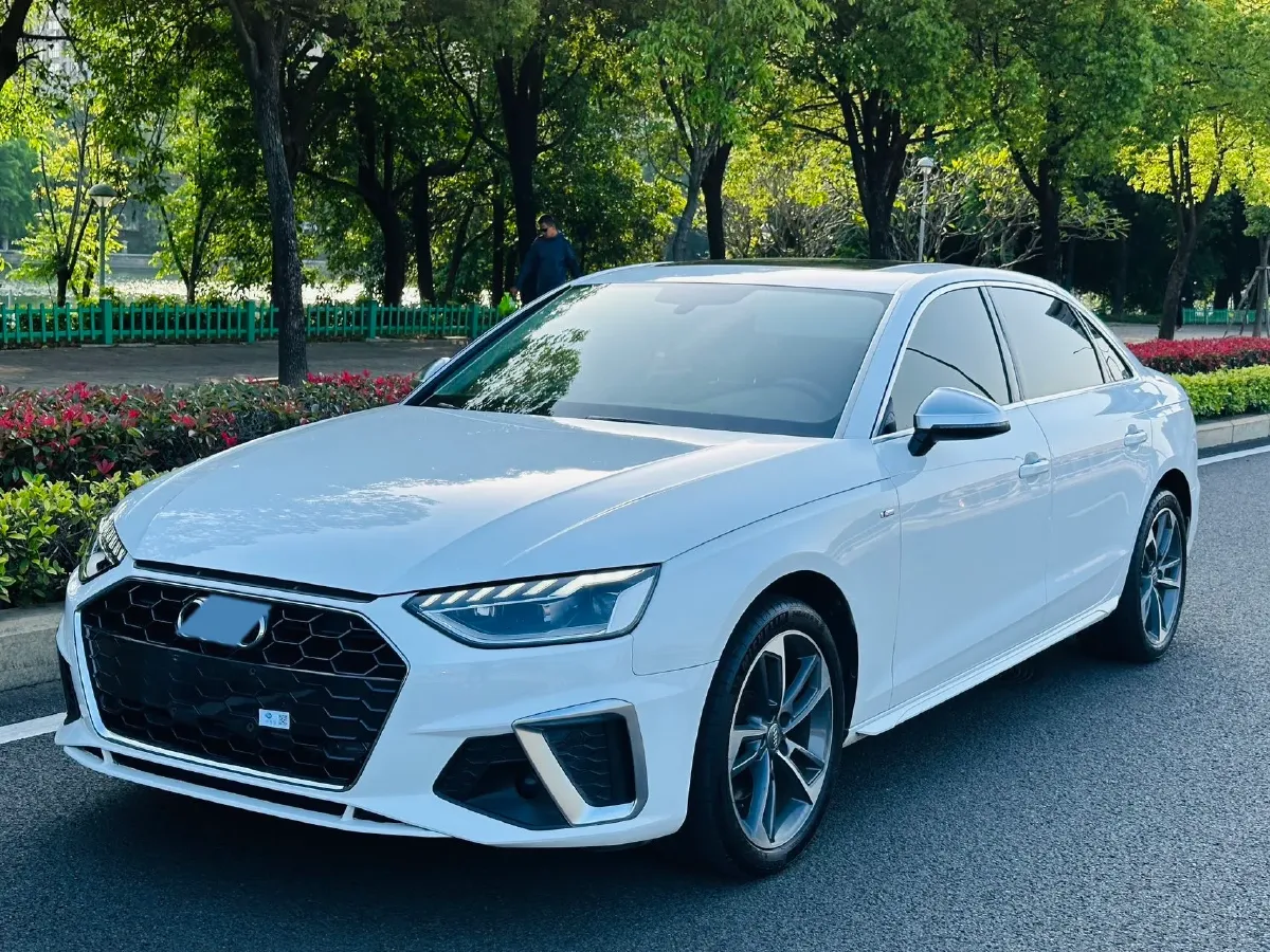 2020 Audi A4L 2.0T 190HP L4 7DCT,autocango,china used car exporter,china ev exporter,chinese used car exporter,chinese used ev exporter