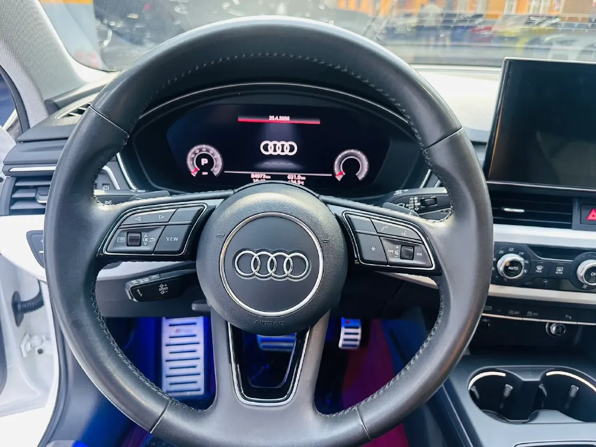 2020 Audi A4L 2.0T 190HP L4 7DCT,autocango,china used car exporter,china ev exporter,chinese used car exporter,chinese used ev exporter