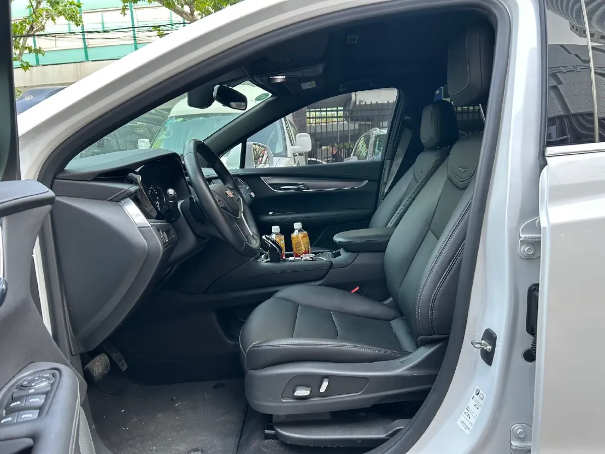 2020 Cadillac XT5 2.0T 237HP L4 9AT,autocango,china used car exporter,china ev exporter,chinese used car exporter,chinese used ev exporter