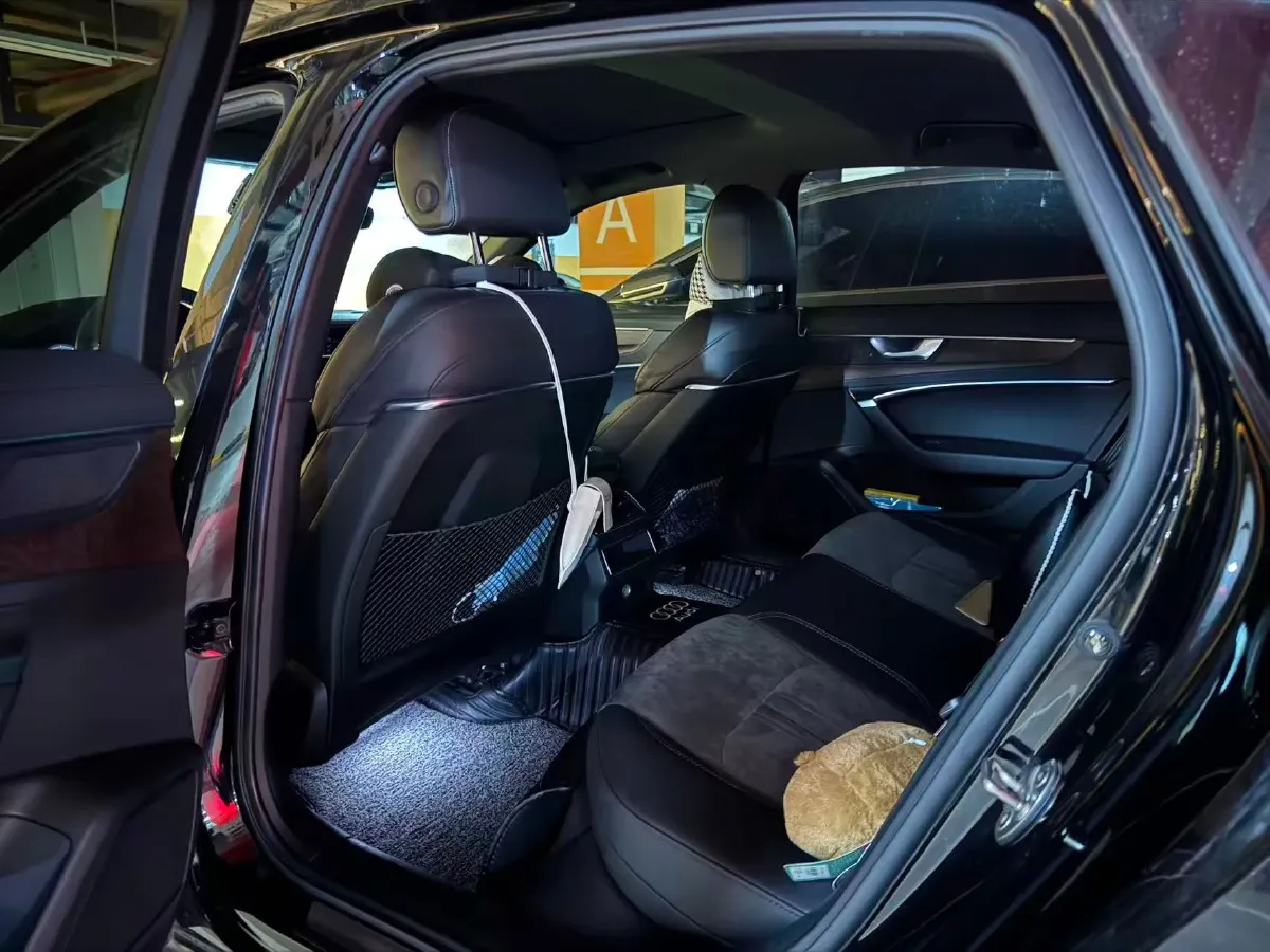 2020 Audi A6L 2.0T 190HP L4 7DCT,autocango,china used car exporter,china ev exporter,chinese used car exporter,chinese used ev exporter