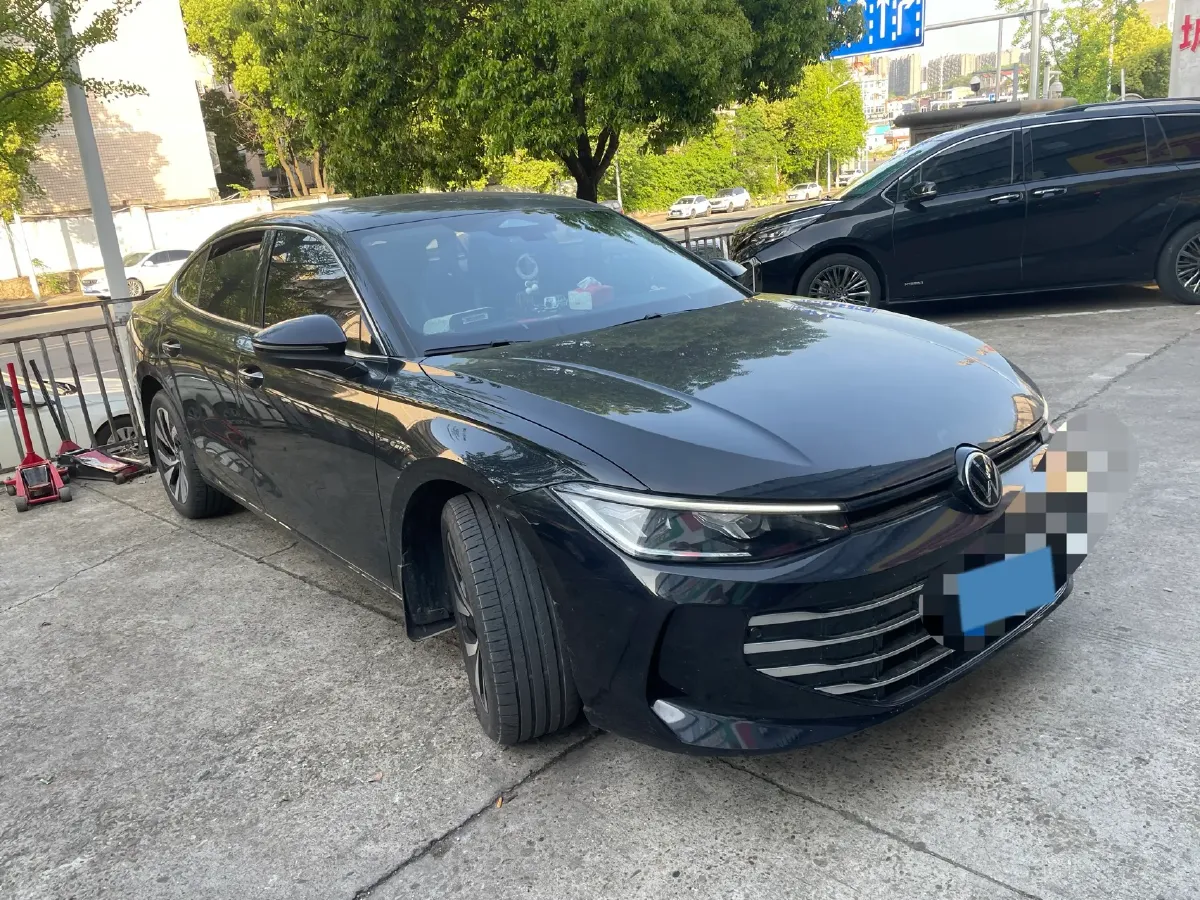 2025 Volkswagen Passat 2.0T 220HP L4 7DCT,autocango,china used car exporter,china ev exporter,chinese used car exporter,chinese used ev exporter