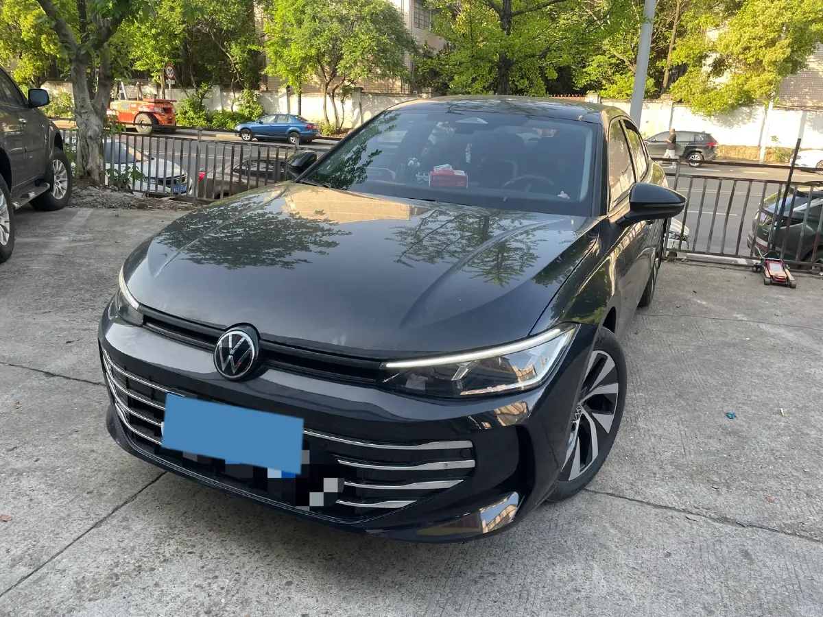 2025 Volkswagen Passat 2.0T 220HP L4 7DCT,autocango,china used car exporter,china ev exporter,chinese used car exporter,chinese used ev exporter