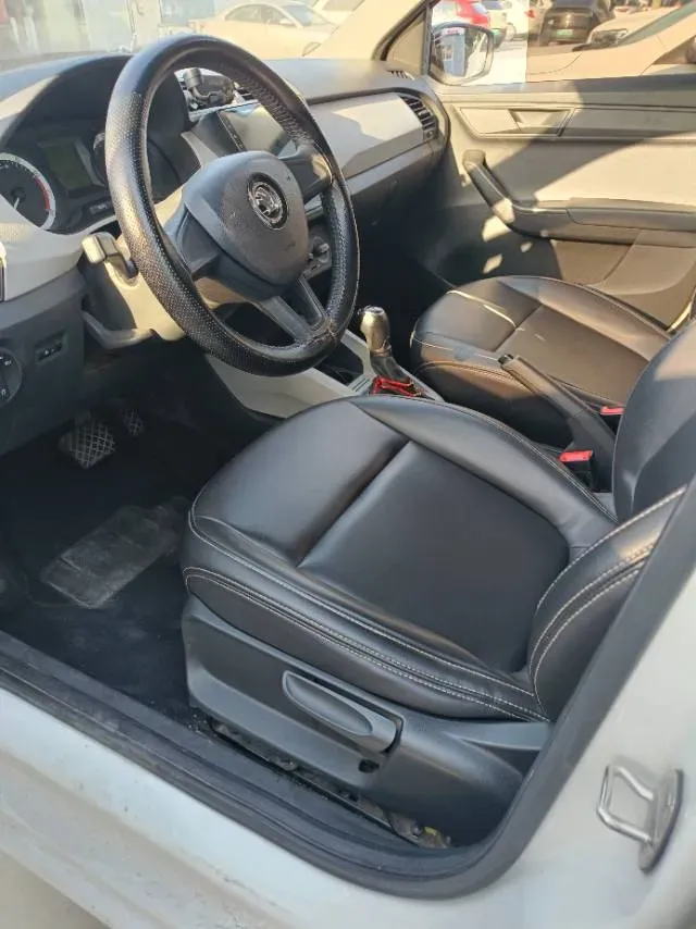 2017 Skoda Fabia 1.4L 90HP L4 6AT,autocango,china used car exporter,china ev exporter,chinese used car exporter,chinese used ev exporter