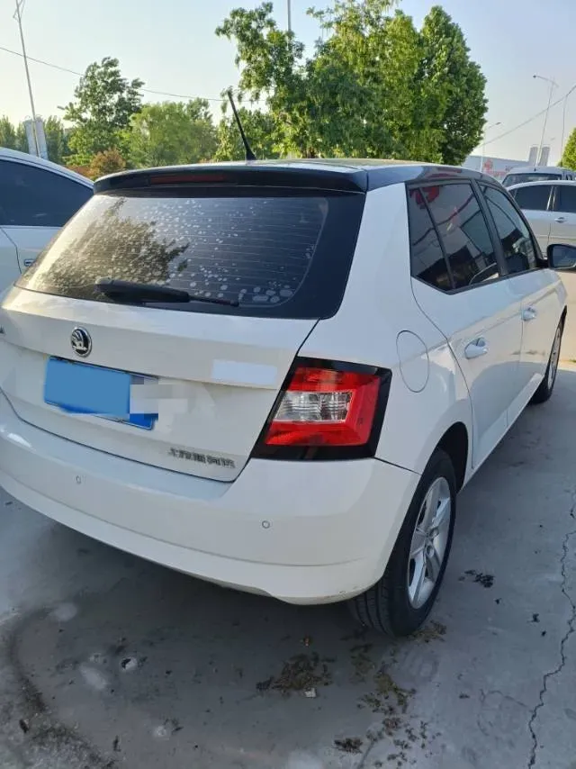 2017 Skoda Fabia 1.4L 90HP L4 6AT,autocango,china used car exporter,china ev exporter,chinese used car exporter,chinese used ev exporter