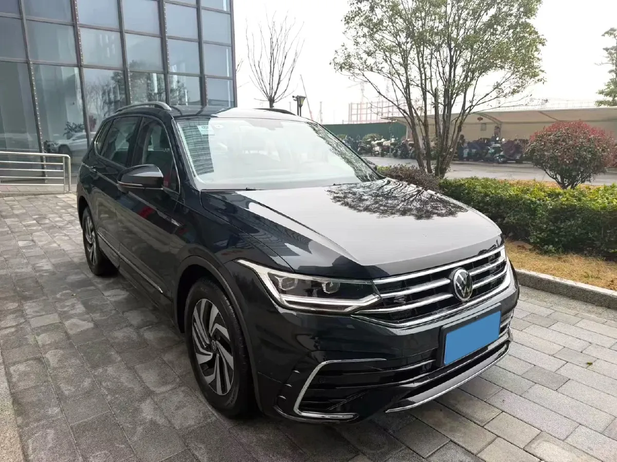 2024 Volkswagen Tiguan L 2.0T 186HP L4 7DCT,autocango,china used car exporter,china ev exporter,chinese used car exporter,chinese used ev exporter