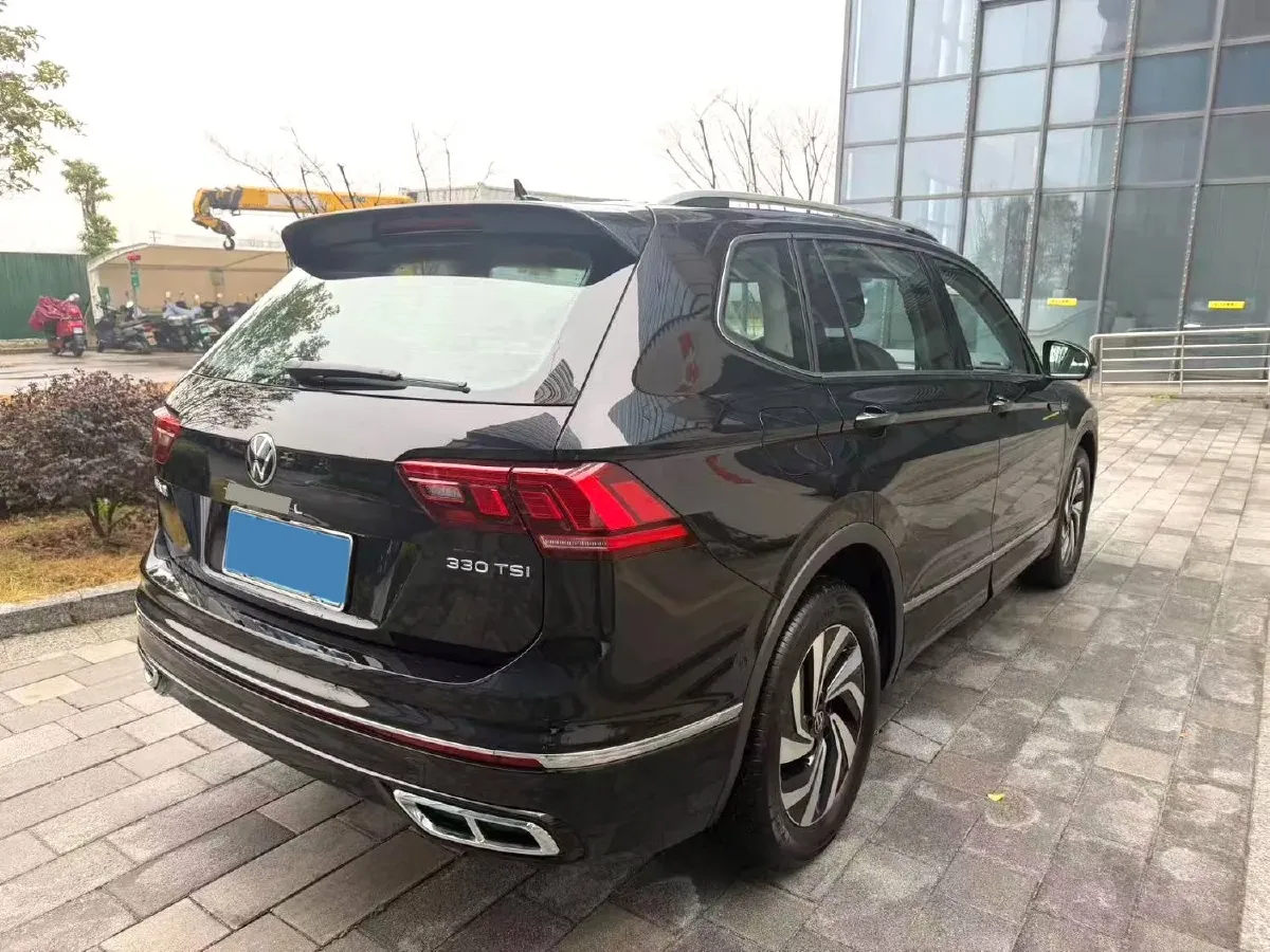 2024 Volkswagen Tiguan L 2.0T 186HP L4 7DCT,autocango,china used car exporter,china ev exporter,chinese used car exporter,chinese used ev exporter
